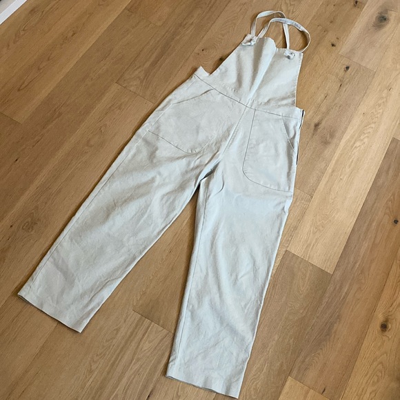 Super cute overalls - Picture 1 of 3